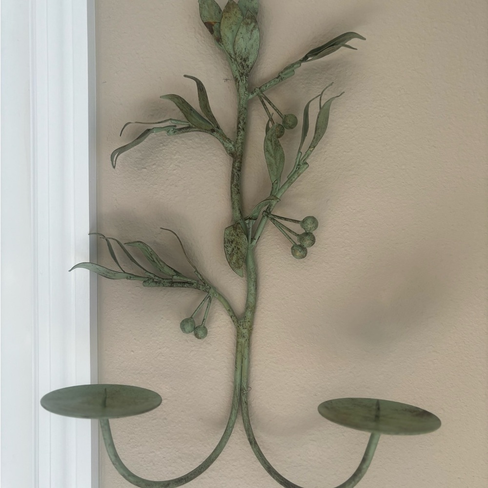 Decorative Metal Wall Art with Leaf Design